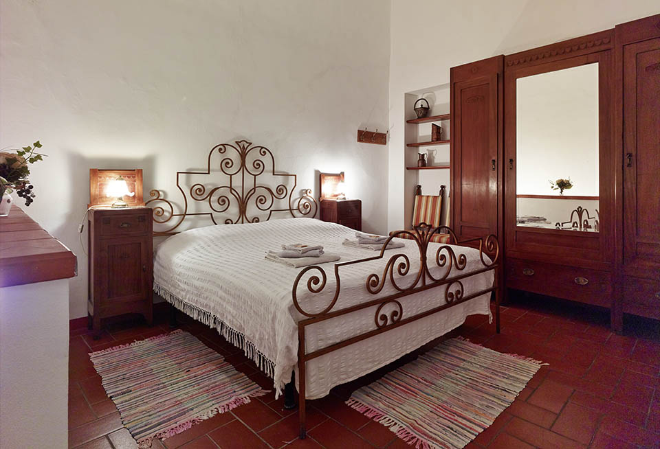Ferienwohnung L'Angolo, Podere Cortilla, Volterra, Toscana, 2-4 Personen, Terrasse, Bad, 2 Etagen, 1 Schlafzimmer, Ausziehsofa im Wohnzimmer, Küche