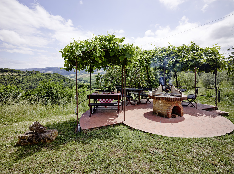 Ferienhaus Podere Cortilla in der Toskana, Grillplatz