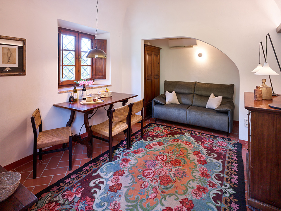 Ferienwohnung L'Angolo, Podere Cortilla, Volterra, Toscana, 2-4 Personen, Terrasse, Bad, 2 Etagen, 1 Schlafzimmer, Ausziehsofa im Wohnzimmer, Küche