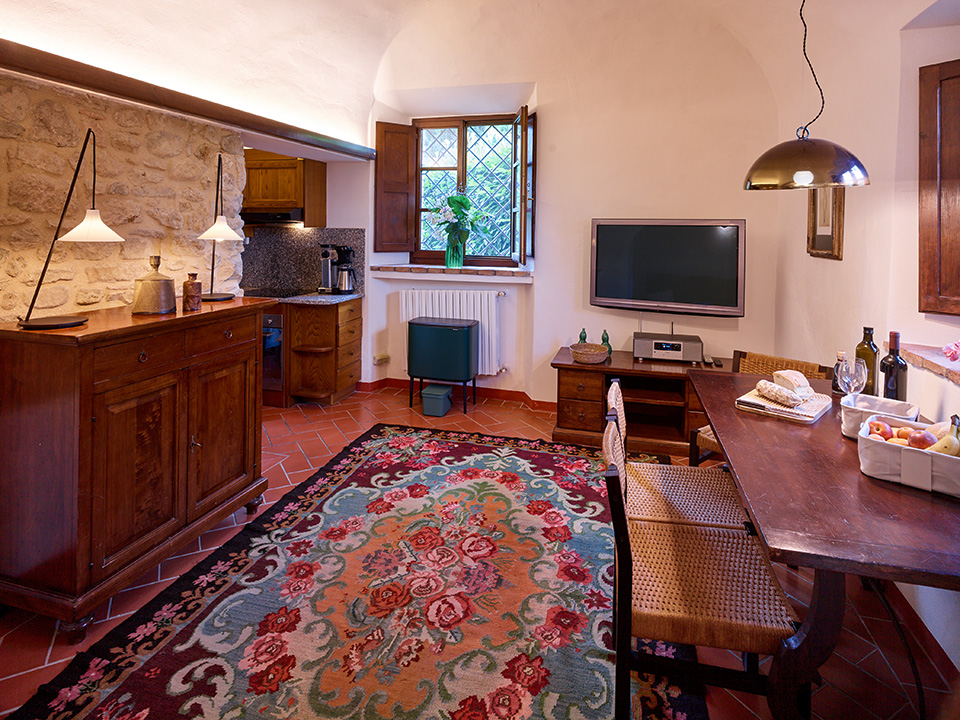 Ferienwohnung L'Angolo, Podere Cortilla, Volterra, Toscana, 2-4 Personen, Terrasse, Bad, 2 Etagen, 1 Schlafzimmer, Ausziehsofa im Wohnzimmer, Küche