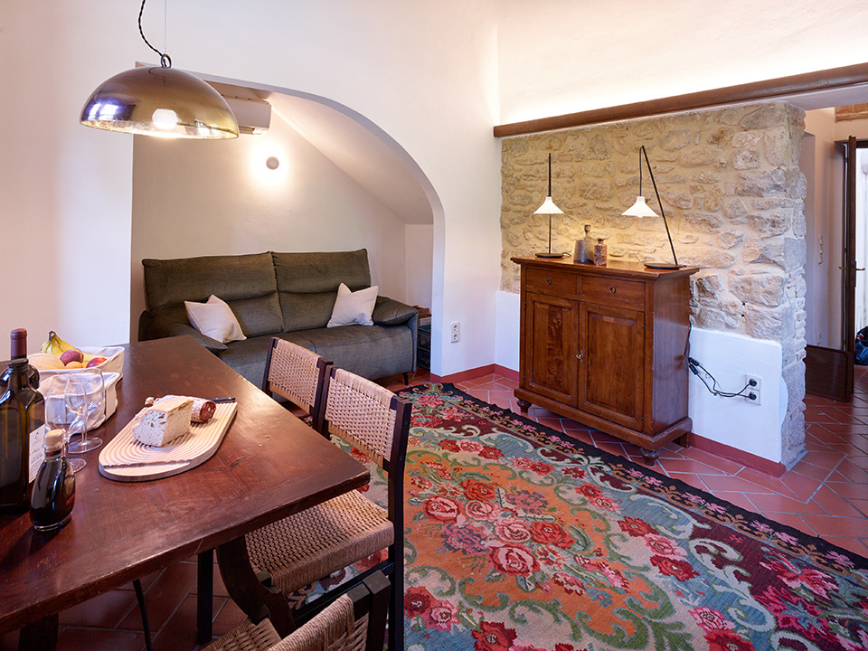 Ferienwohnung L'Angolo, Podere Cortilla, Volterra, Toscana, 2-4 Personen, Terrasse, Bad, 2 Etagen, 1 Schlafzimmer, Ausziehsofa im Wohnzimmer, Küche