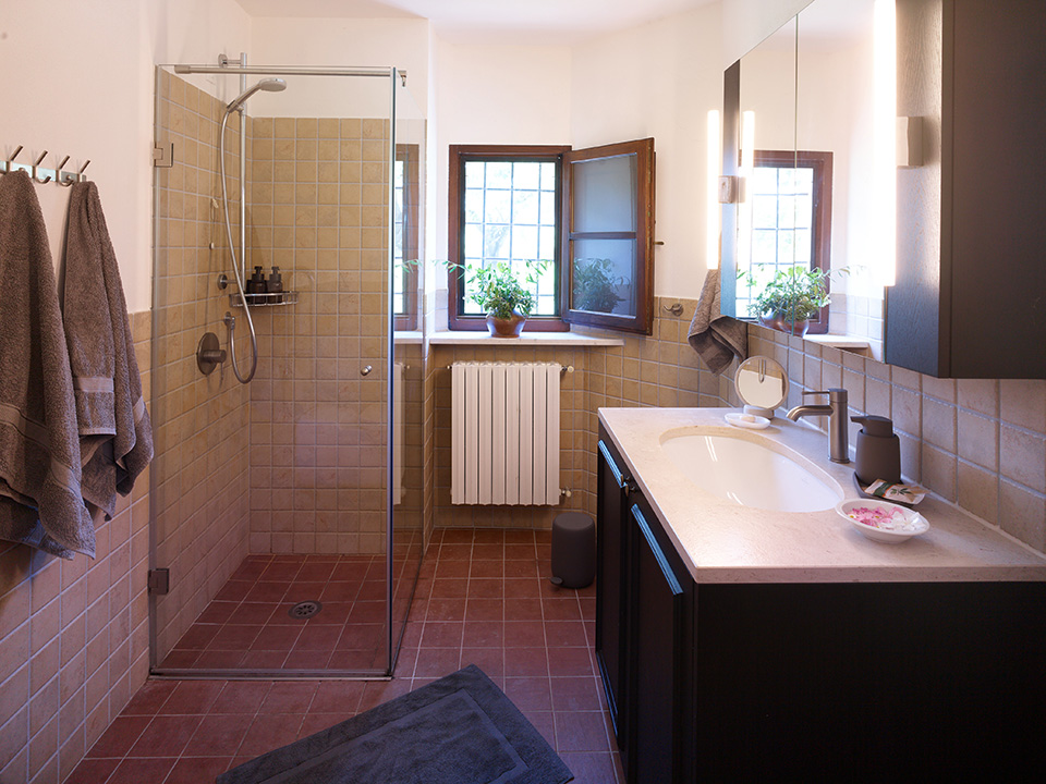Ferienwohnung L'Angolo, Podere Cortilla, Volterra, Toscana, 2-4 Personen, Terrasse, Bad, 2 Etagen, 1 Schlafzimmer, Ausziehsofa im Wohnzimmer, Küche